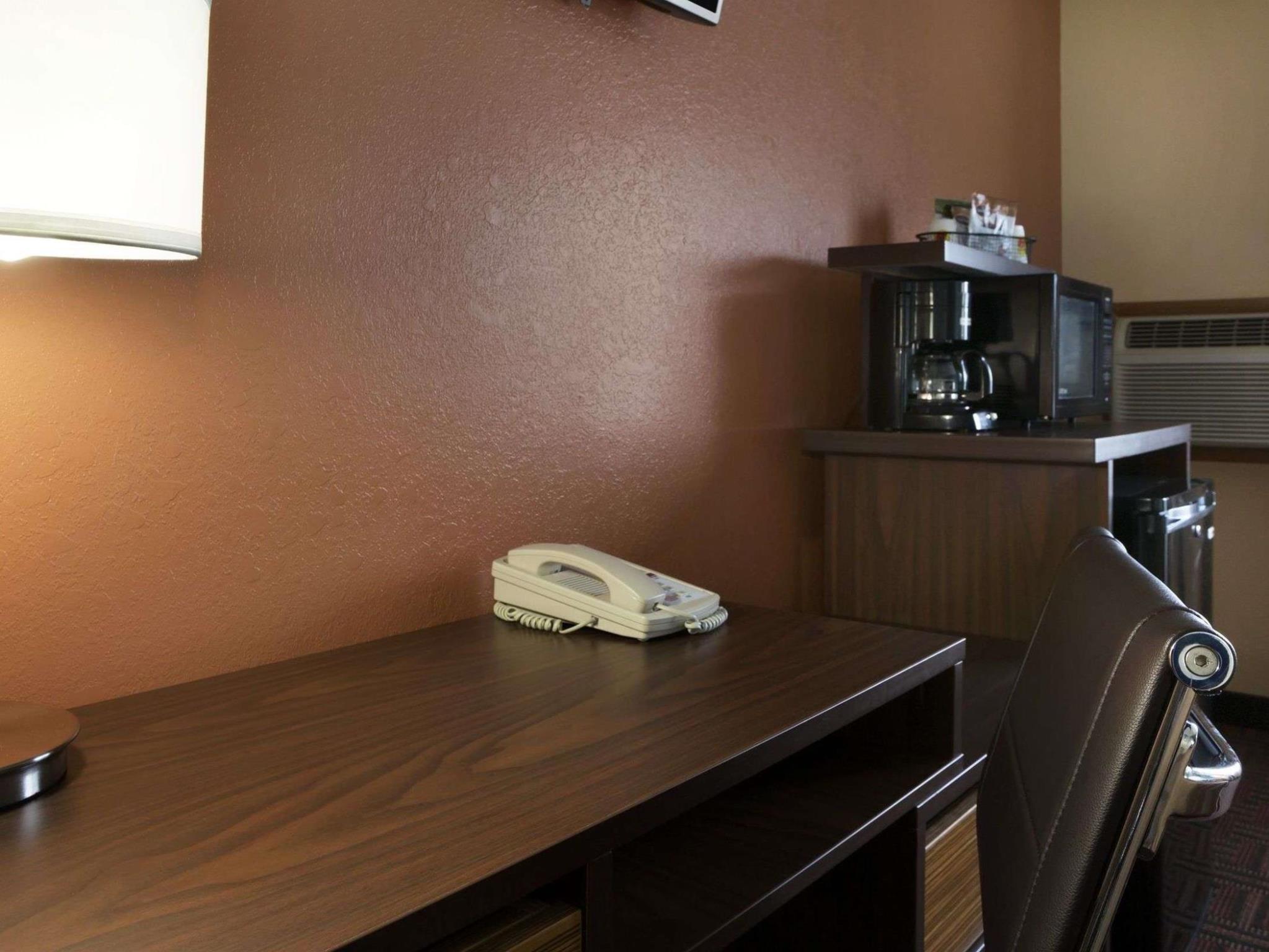 Super 8 By Wyndham Mount Vernon, Il Екстериор снимка